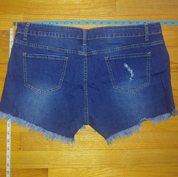 Blue Distressed Denim Frayed Shorts Button Up Front Women's XXL - Picture 5 of 7